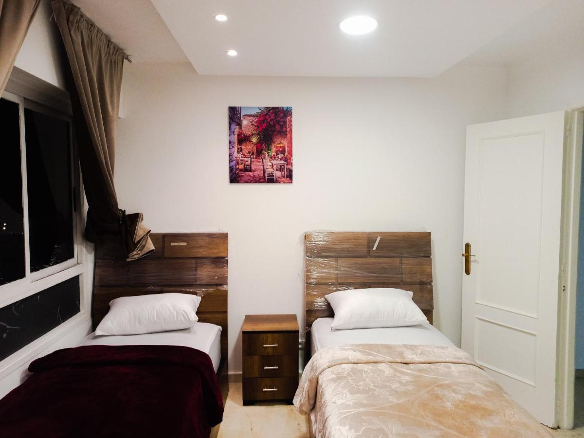 Amazing Appartement Au Centre Ville En Face Hilton - Gare Train Tanger Exterior foto