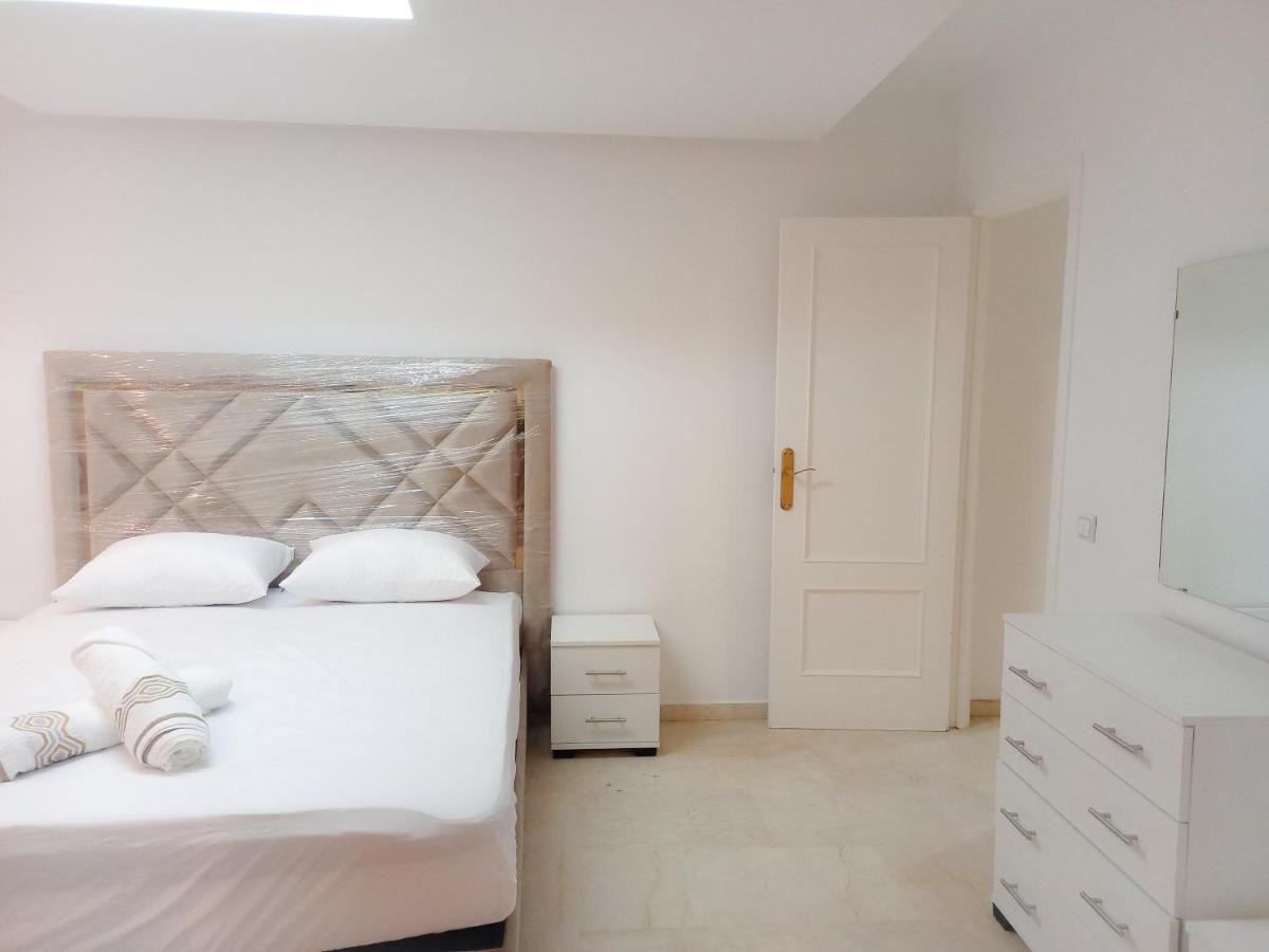 Amazing Appartement Au Centre Ville En Face Hilton - Gare Train Tanger Exterior foto